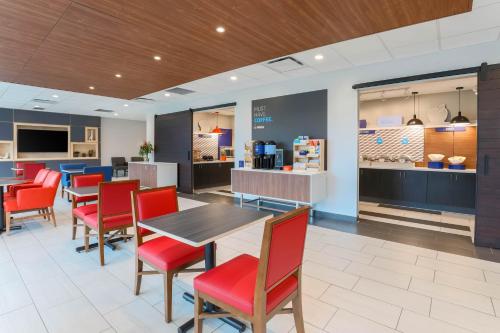 อาหารและเครื่องดื่ม, Holiday Inn Express & Suites Fort Worth Downtown near พิพิธภัณฑ์แห่งชาติและคาวเกิร์ล ฮอลออฟเฟม อาหารและเครื่องดื่ม, Holiday Inn Express & Suites Fort Worth Downtown near พิพิธภัณฑ์แห่งชาติและคาวเกิร์ล ฮอลออฟเฟม