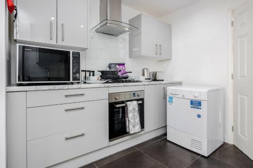 ห้องครัว, Remaj Serviced Accommodation, sleeps 7 & free parking in ลี ชาเพล นอร์ท ห้องครัว, Remaj Serviced Accommodation, sleeps 7 & free parking in ลี ชาเพล นอร์ท