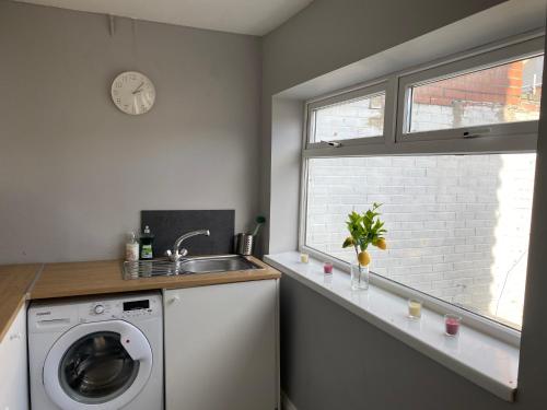 Kitchen, Luke Stays - Rokeby Street in Lemington Kitchen, Luke Stays - Rokeby Street in Lemington