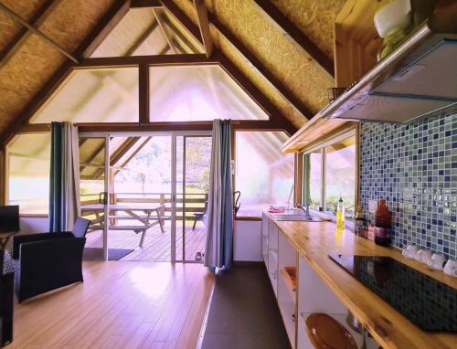 ペンション レ 3 カスケード (Pension Les 3 Cascades) in ライアテア ペンション レ 3 カスケード (Pension Les 3 Cascades) in ライアテア