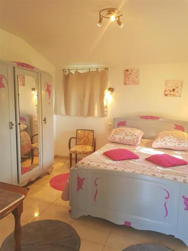 Chambres D'hotes Anne-Marie in Chatillon-sur-Indre Chambres D'hotes Anne-Marie in Chatillon-sur-Indre