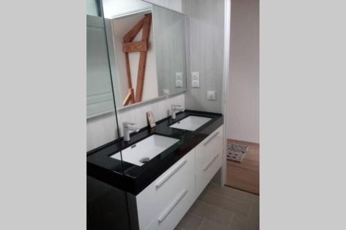 Bathroom, Gite a la ferme in Laguiole Bathroom, Gite a la ferme in Laguiole