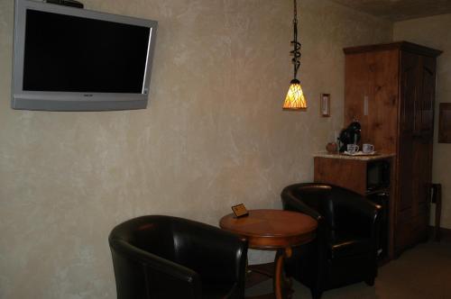 Hotel Chateau Chamonix in Georgetown (CO) Hotel Chateau Chamonix in Georgetown (CO)