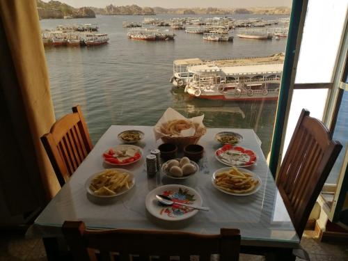 레스토랑, Wanas Kato Guest House in 센터 주변 레스토랑, Wanas Kato Guest House in 센터 주변