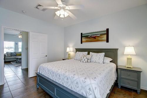 Ship Wreck in Port Aransas (TX) Ship Wreck in Port Aransas (TX)