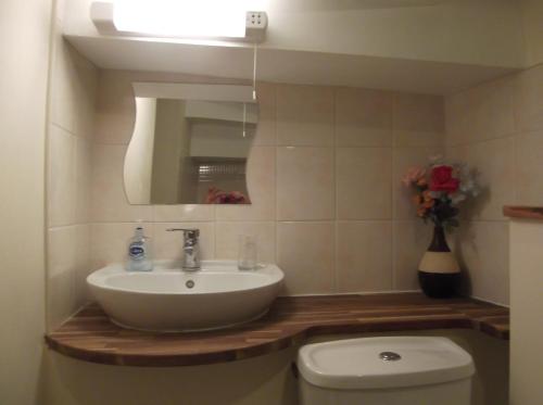 Bathroom, Teviotside Guest House in Hawick Bathroom, Teviotside Guest House in Hawick