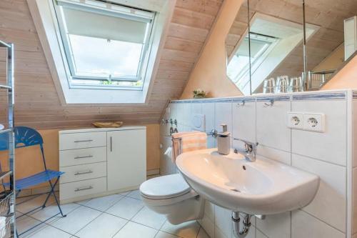 Bathroom, Ferienwohnung Obstwiese in Hergensweiler Bathroom, Ferienwohnung Obstwiese in Hergensweiler