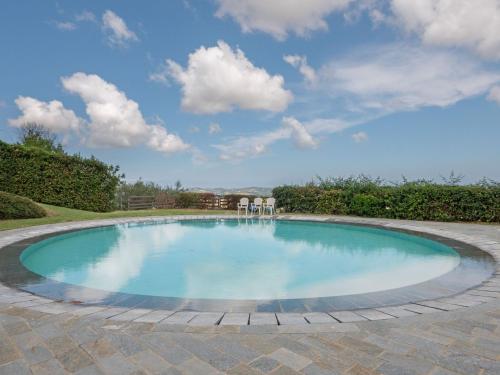 Swimming pool, Romantic Apartment in Mombaroccio with Swimming Pool in Mombaroccio Swimming pool, Romantic Apartment in Mombaroccio with Swimming Pool in Mombaroccio