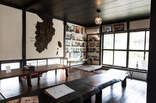 Shared lounge/TV area, Hostel Knot in Izu Shared lounge/TV area, Hostel Knot in Izu