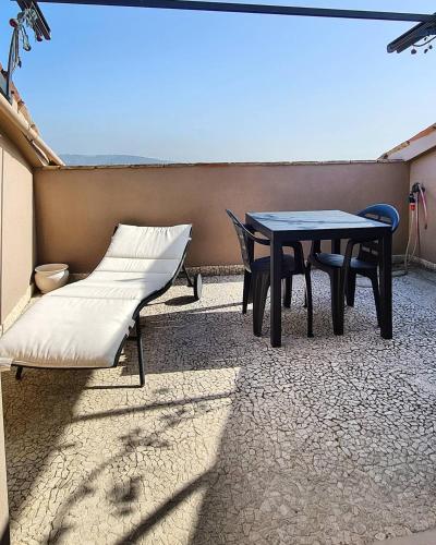 Balcony/terrace, "Nido del Falco" Palazzo Ricotti in Camerano Balcony/terrace, "Nido del Falco" Palazzo Ricotti in Camerano