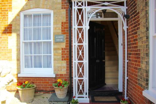 Sleeps14 Seaside Luxury House on the Suffolk Coast