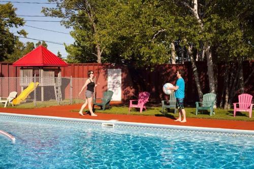 Swimming pool, Clansman Motel in Sydney (NS) Swimming pool, Clansman Motel in Sydney (NS)