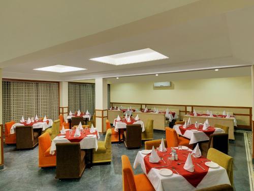 レストラン, クラブ マヒンドラ ジャイサルメール (Club Mahindra Jaisalmer) in ガンディーナガル レストラン, クラブ マヒンドラ ジャイサルメール (Club Mahindra Jaisalmer) in ガンディーナガル