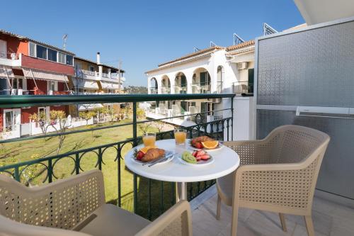 Erkély/terasz, Iliada Beach Hotel in Korfu Erkély/terasz, Iliada Beach Hotel in Korfu