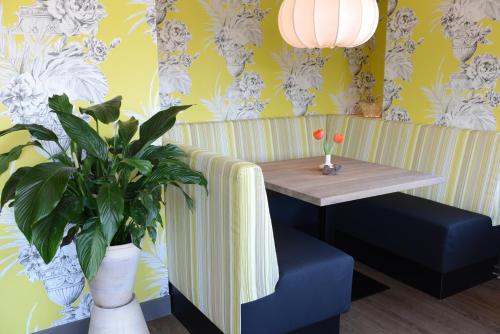 Restaurant, Hotel Op Diek in Texel Restaurant, Hotel Op Diek in Texel