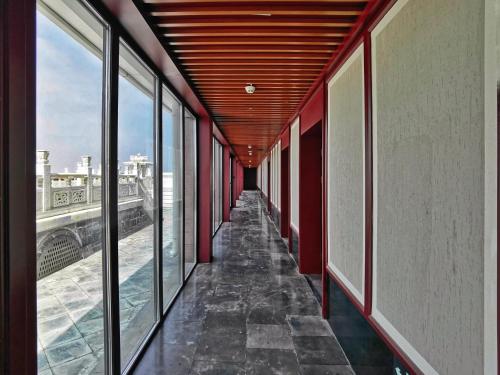 Grand Hotel Beijing Forbidden City near Chairman Mao Memorial Hall (Maozhuxi Jiniantang) Grand Hotel Beijing Forbidden City near Chairman Mao Memorial Hall (Maozhuxi Jiniantang)