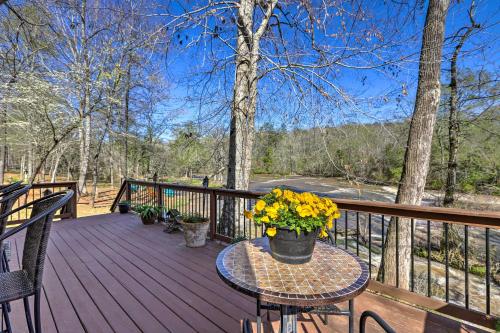 Cozy Creekside Cabin with Grill Fish and Explore! in Fayetteville (GA) Cozy Creekside Cabin with Grill Fish and Explore! in Fayetteville (GA)