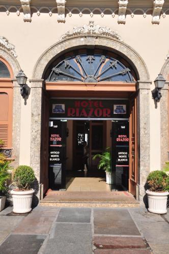 Entrance, Hotel Plaza Riazor in Flamengo Entrance, Hotel Plaza Riazor in Flamengo