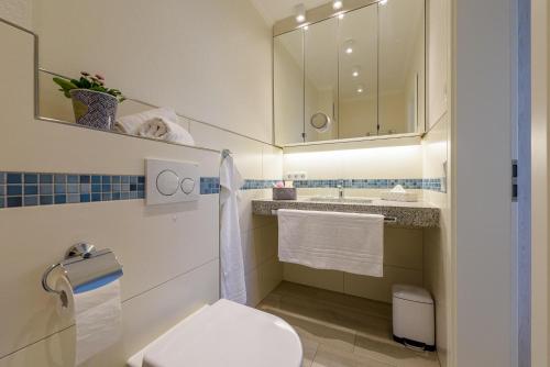 חדר אמבטיה, Viktoria Luna WE 3 _ILAC_ in זינגסט חדר אמבטיה, Viktoria Luna WE 3 _ILAC_ in זינגסט