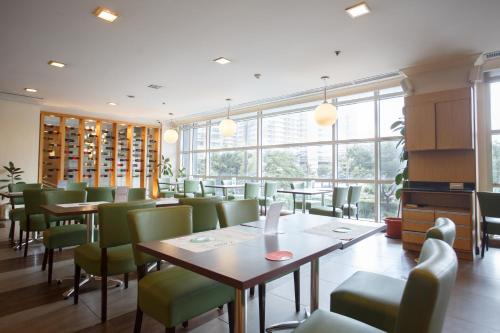 Food and beverages, The Linden Suites in Pasig Food and beverages, The Linden Suites in Pasig