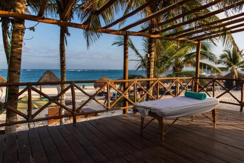 Massage, HOTEL & BEACH CLUB OJO DE AGUA in Puerto Morelos Massage, HOTEL & BEACH CLUB OJO DE AGUA in Puerto Morelos