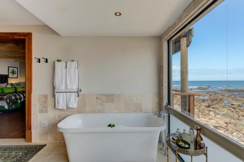 Létesítmények, Tintswalo Atlantic near Silvermine Nature Reserve Létesítmények, Tintswalo Atlantic near Silvermine Nature Reserve