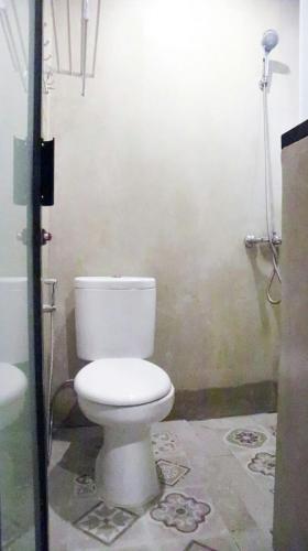 Bathroom, DPARAGON KERTEN near Solo Square Bathroom, DPARAGON KERTEN near Solo Square