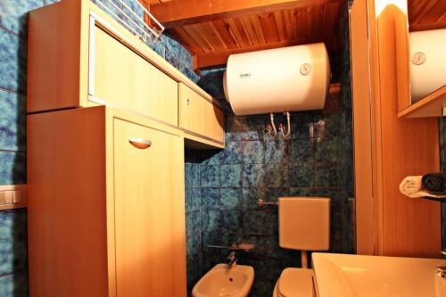 Bathroom, Wonderful Attic in Dolomite's Heart in Selva Di Cadore Bathroom, Wonderful Attic in Dolomite's Heart in Selva Di Cadore