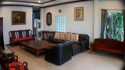 Peony Villa, 3 Bedroom Beachfront Pool Villa in Dan Kao Peony Villa, 3 Bedroom Beachfront Pool Villa in Dan Kao