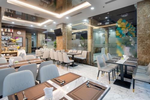 Restaurant, Tan Phuong Nam Hotel & Apartment near Lotte Mart Restaurant, Tan Phuong Nam Hotel & Apartment near Lotte Mart
