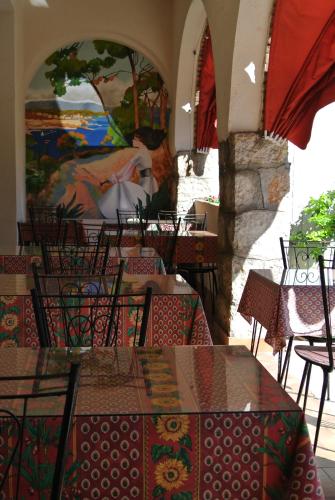 Bar/ Salón, Hotel Castel Mistral in Juan-les-pins Bar/ Salón, Hotel Castel Mistral in Juan-les-pins
