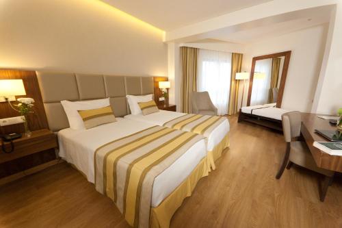 Hotel Cinquentenario & Conference Center in Fátima Hotel Cinquentenario & Conference Center in Fátima