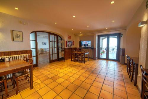 Pub/Lounge, Santuari de la Salut de Sant Feliu de Pallerols in Sant Feliu De Pallerols Pub/Lounge, Santuari de la Salut de Sant Feliu de Pallerols in Sant Feliu De Pallerols