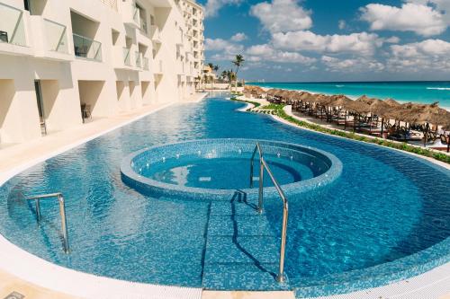 View, Emporio Cancun with Optional All Inclusive in Cancun View, Emporio Cancun with Optional All Inclusive in Cancun