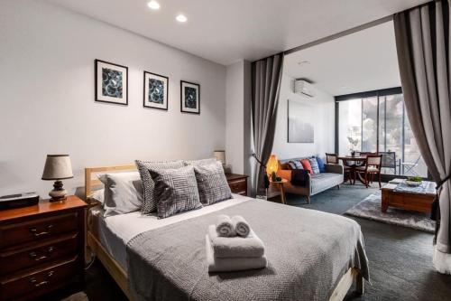 Spacious 1BD in Prahran -50 mtrs to Chapel Street! in Prahran Spacious 1BD in Prahran -50 mtrs to Chapel Street! in Prahran
