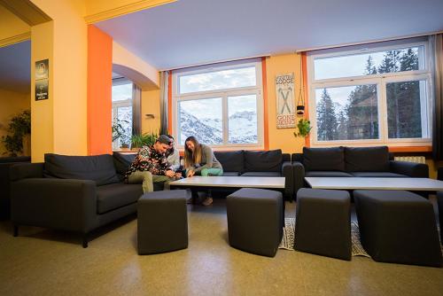 Shared lounge/TV area, Arosa Mountain Lodge in Arosa Shared lounge/TV area, Arosa Mountain Lodge in Arosa