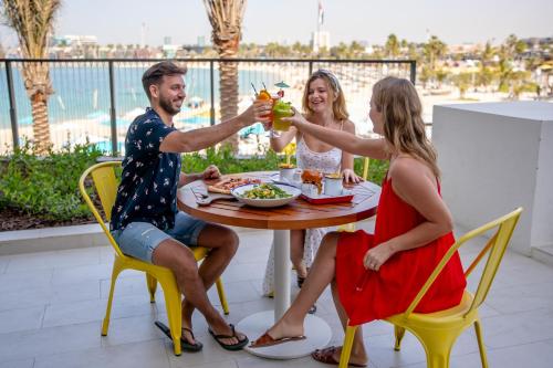 Food and beverages, Rove La Mer Beach in Jumeirah Beach Food and beverages, Rove La Mer Beach in Jumeirah Beach