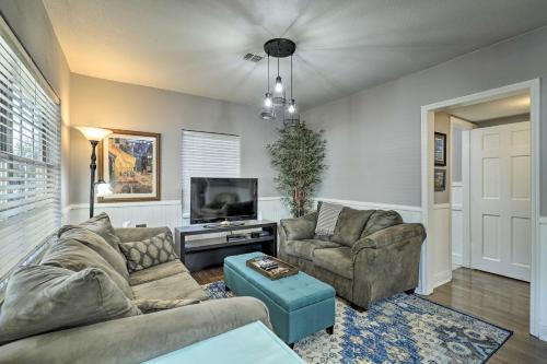 Seminole Heights Home - 3 Miles to Downtown! 