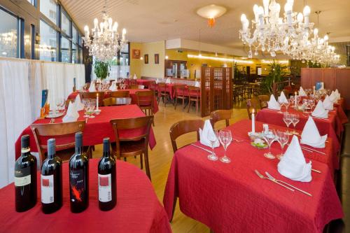 Restaurante, Good Night Inn in Brig Restaurante, Good Night Inn in Brig