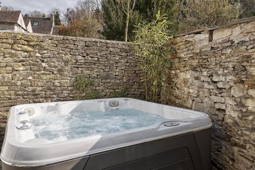 bubbelbad, Luxury Cotswolds Cottage optional Hot Tub, Castle Combe in Castle Combe bubbelbad, Luxury Cotswolds Cottage optional Hot Tub, Castle Combe in Castle Combe