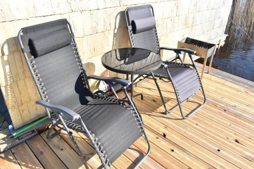 Balkon/terasa, Usmas zaķīšu pirtiņa - Bunny house (Usmas zakisu pirtina - Bunny house) in Kandava Balkon/terasa, Usmas zaķīšu pirtiņa - Bunny house (Usmas zakisu pirtina - Bunny house) in Kandava