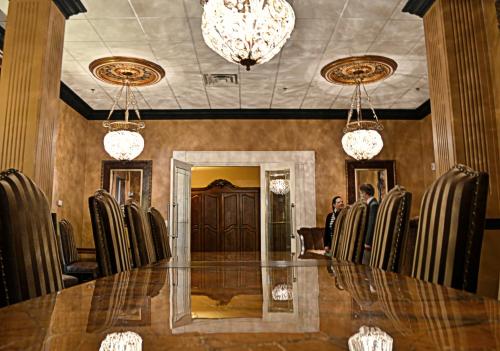 Business center, Grant Hall Hotel in Moose Jaw (SK) Business center, Grant Hall Hotel in Moose Jaw (SK)