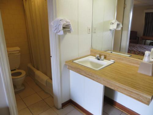 在meiguo.com看到的Pine Crest Motor Lodge的介绍图片