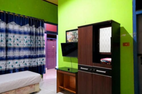 Hotel Rosichan Bau Bau Mitra RedDoorz in Baubau Hotel Rosichan Bau Bau Mitra RedDoorz in Baubau
