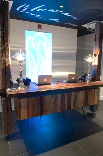 Előcsarnok, HOTEL CHEZ SWANN near Ville-Marie tér Előcsarnok, HOTEL CHEZ SWANN near Ville-Marie tér