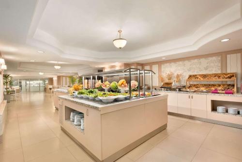 Food and beverages, Wyndham Tashkent in Tashkent Food and beverages, Wyndham Tashkent in Tashkent