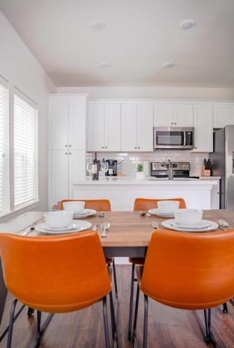 Unit 1 - Spacious & Renovated Apt Home in the City's Action in Houston (TX) Unit 1 - Spacious & Renovated Apt Home in the City's Action in Houston (TX)