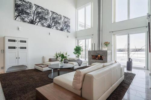Modern & luxury 8p villa with 25 sqm SPA and stunning views and private surroundings in Lulea Suburbs Modern & luxury 8p villa with 25 sqm SPA and stunning views and private surroundings in Lulea Suburbs