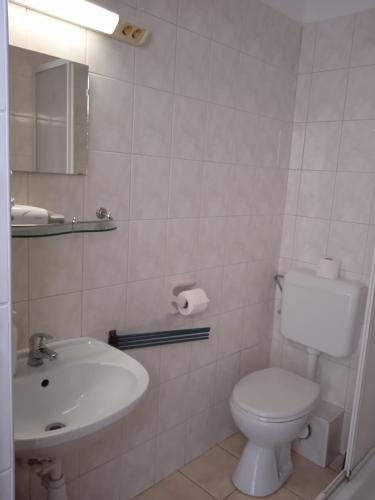 Bathroom, Agria Wellness Guesthouse in Eger Bathroom, Agria Wellness Guesthouse in Eger