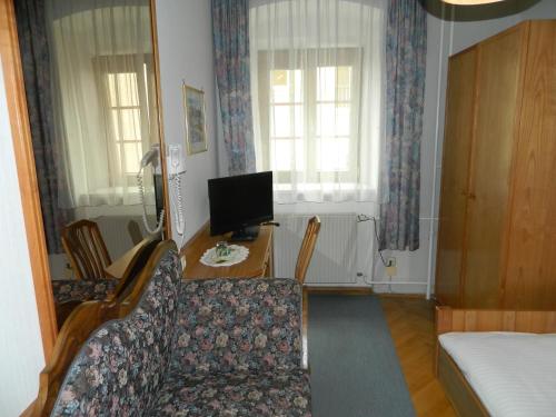 This photo about Hotel-Garni Goldenes Kreuz shared on HyHotel.com